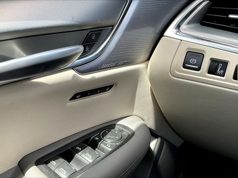 Used 2024 Cadillac XT5 Premium Luxury image 36