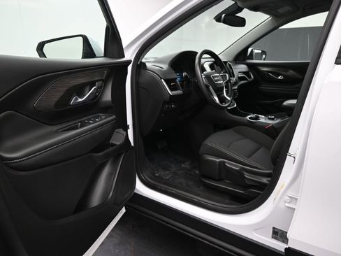 Certified 2024 GMC Terrain SLE image 11