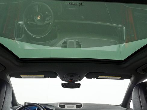 Certified 2024 Porsche Cayenne AWD/4WD image 21
