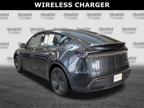 Used 2026 Tesla Model Y AWD image 8