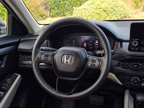 Used 2025 Honda Accord LX image 22