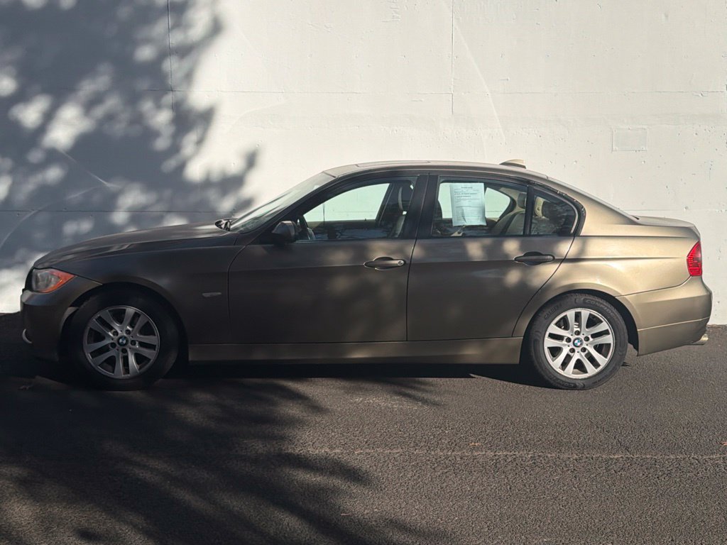 Used 2006 BMW 325i Sedan RWD image 2