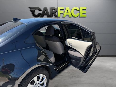 Used 2020 Toyota Corolla LE FWD image 18