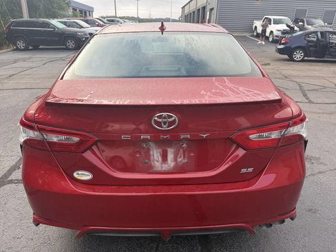 Used 2020 Toyota Camry SE w/ 4 Season Floor Mat Package FWD image 3