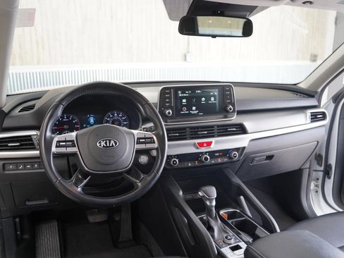 Used 2020 Kia Telluride LX AWD/4WD image 11