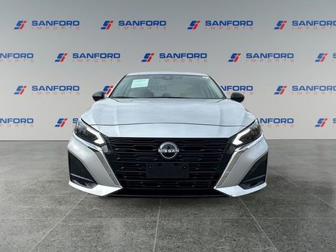 Used 2024 Nissan Altima 2.5 SV image 8