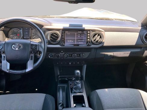 Used 2020 Toyota Tacoma TRD Sport w/ Technology Package AWD/4WD image 15