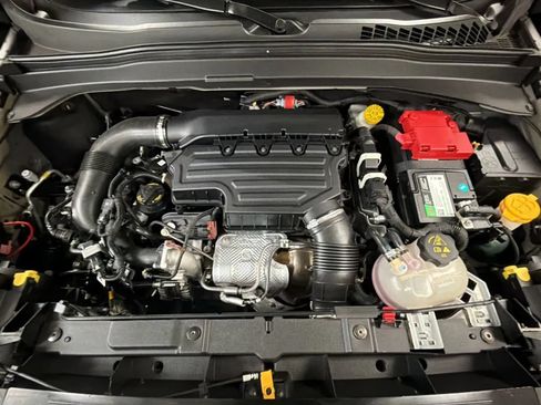 Used 2020 Jeep Renegade Trailhawk w/ UConnect 8.4 Nav Group AWD/4WD image 21