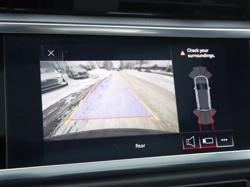 Used 2020 Audi Q3 2.0T Premium w/ Convenience Package image 29