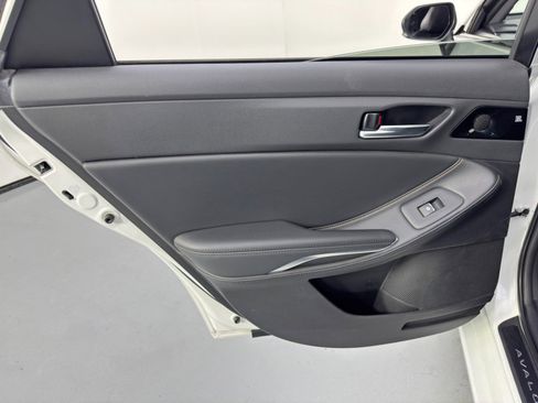 Used 2021 Toyota Avalon XSE image 41