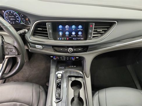 Used 2024 Buick Enclave Premium image 24