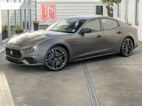 Used 2022 Maserati Ghibli Trofeo image 2