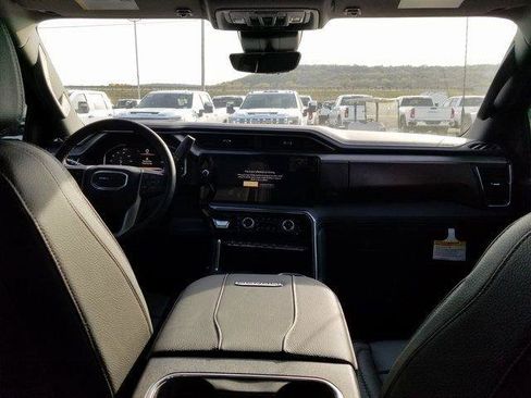 New 2026 GMC Sierra 2500 Denali w/ Denali Reserve Package image 11