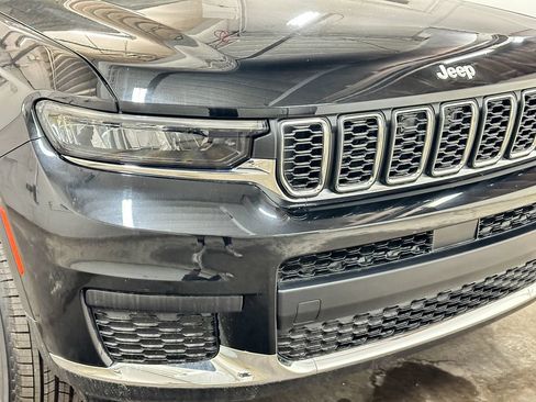New 2026 Jeep Grand Cherokee L Laredo AWD/4WD image 12