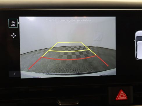 Used 2025 Kia Carnival EX image 44