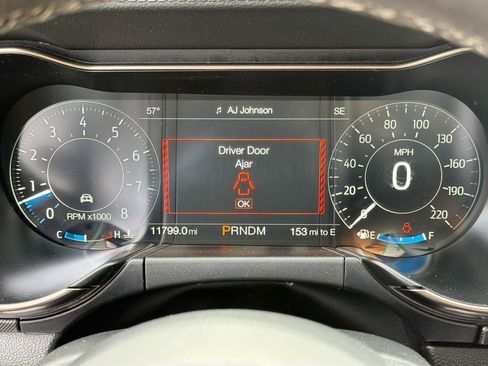 Used 2022 Ford Mustang Shelby GT500 w/ Technology Package image 38