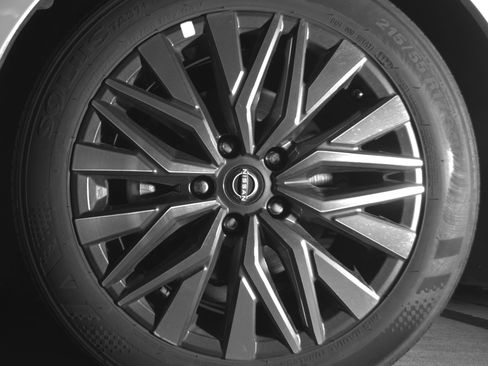 Used 2025 Nissan Altima 2.5 SV FWD image 12