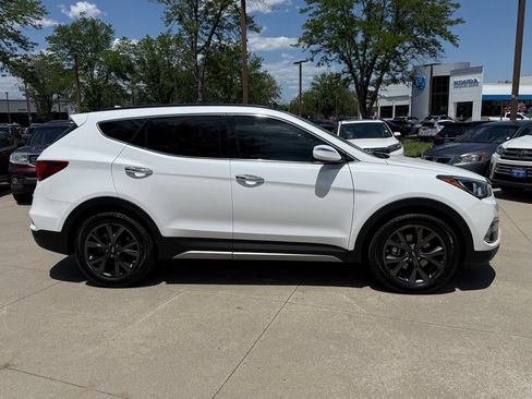 Used 2017 Hyundai Santa Fe Sport AWD/4WD image 3