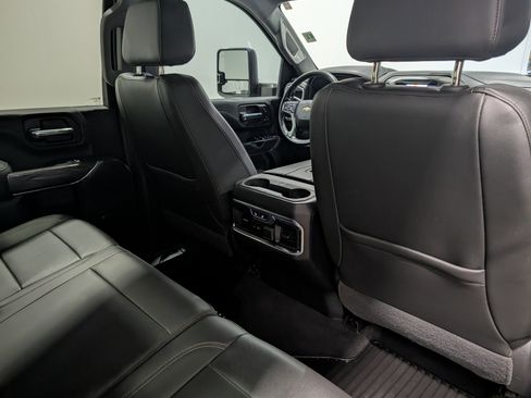 Used 2020 Chevrolet Silverado 2500 LTZ w/ LTZ Premium Package image 19