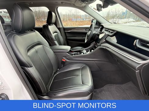 Used 2023 Jeep Grand Cherokee 4WD 4xe image 23