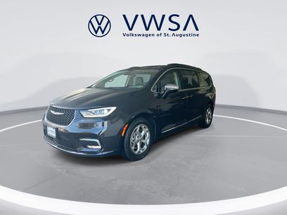 Used 2023 Chrysler Pacifica Limited