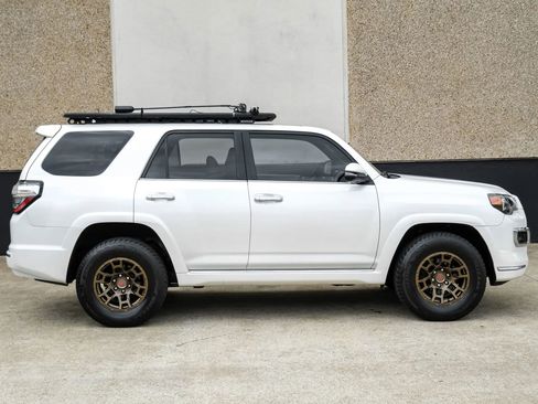 Used 2015 Toyota 4Runner Limited image 7