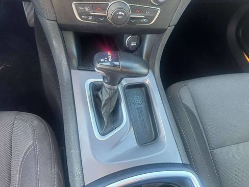 Used 2022 Dodge Charger SXT image 15