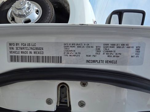 Used 2024 RAM 3500 SLT w/ Quick Order Package 2YG SLT image 31