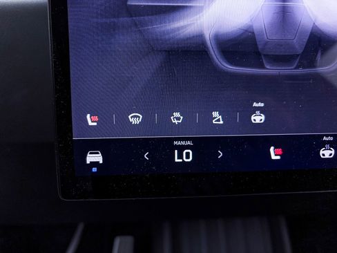 Used 2024 Tesla Cybertruck AWD Crew Cab image 23