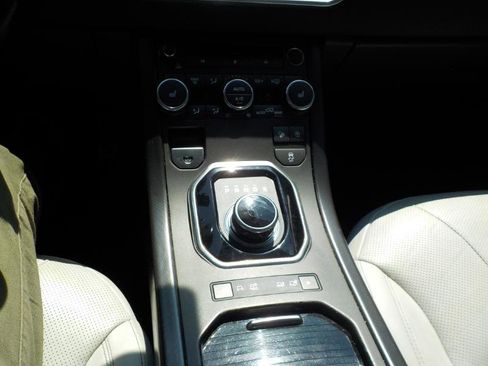 Used 2018 Land Rover Range Rover Evoque HSE image 13