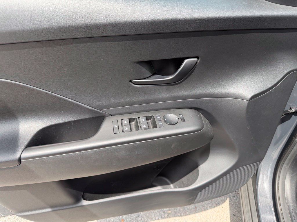 Used 2024 Hyundai Kona SEL FWD image 21