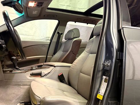 Used 2006 BMW 530xi Wagon image 22