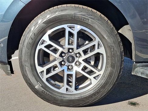 Used 2025 Ford Expedition Active image 8