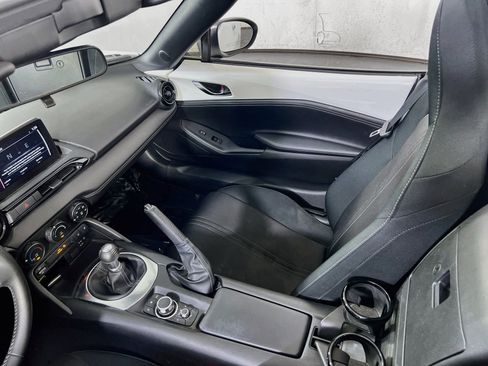 Used 2021 MAZDA MX-5 Miata RF Club RWD image 22