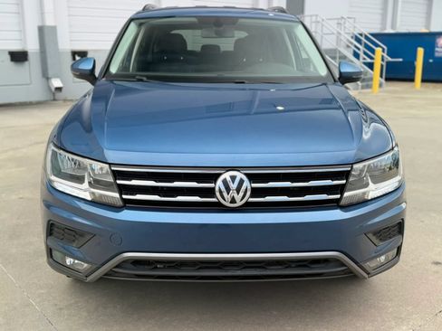 Used 2018 Volkswagen Tiguan SE w/ Front Fog Lights Package FWD image 3