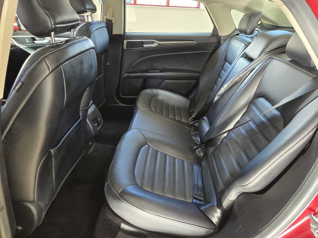 Used 2017 Ford Fusion SE w/ Fusion SE Technology Package FWD image 32