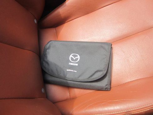 Used 2006 MAZDA MX-5 Miata Grand Touring RWD image 9