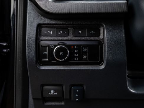 Used 2024 Ford F350 Platinum image 21