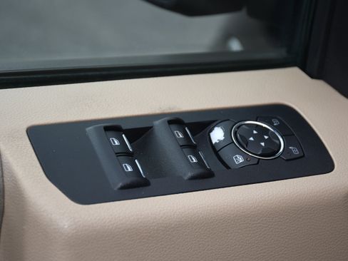 Used 2015 Ford F150 Lariat w/ Equipment Group 502A Luxury image 10