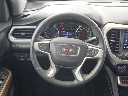 Used 2021 GMC Acadia SLE w/ LPO, Floor Liner Package FWD image 18