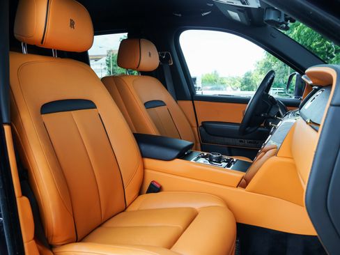 Certified 2022 Rolls-Royce Cullinan w/ Cullinan Package AWD/4WD image 29