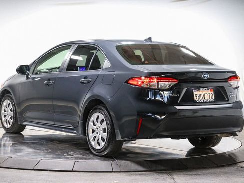 Certified 2025 Toyota Corolla LE FWD image 3