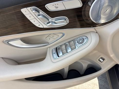 Used 2019 Mercedes-Benz GLC 300 4MATIC image 16