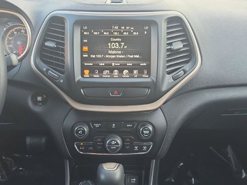 Used 2017 Jeep Cherokee High Altitude AWD/4WD image 15