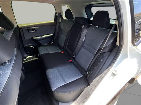 Certified 2023 Nissan Rogue SV FWD image 19