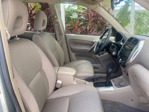 Used 2005 Toyota RAV4 2WD image 97