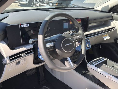 New 2026 Hyundai Tucson Blue SE image 16