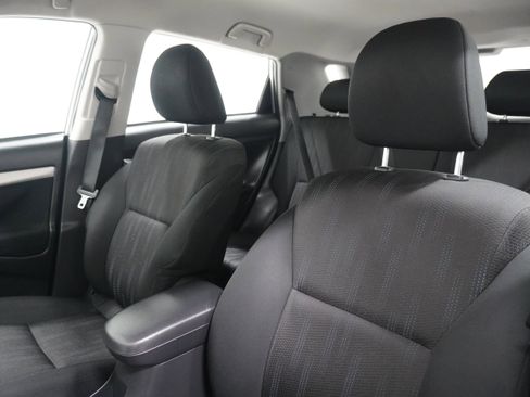 Used 2012 Toyota Matrix S image 10