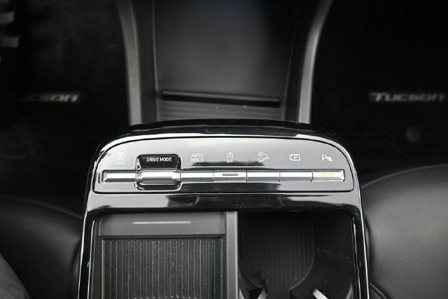 Used 2025 Hyundai Tucson Limited AWD/4WD image 32