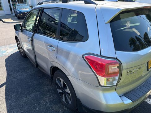 Used 2017 Subaru Forester 2.5i Premium w/ All-Weather Package AWD/4WD image 13